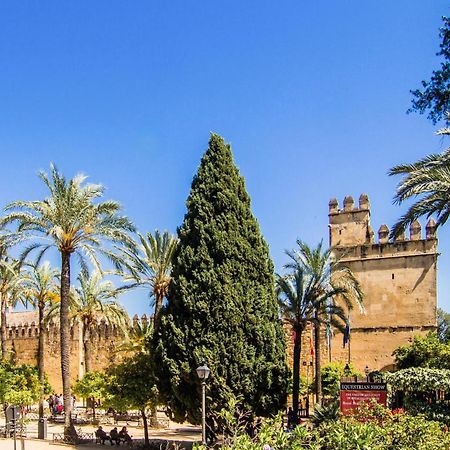 Lovely Apartment In Cordoba With Kitchen Bagian luar foto