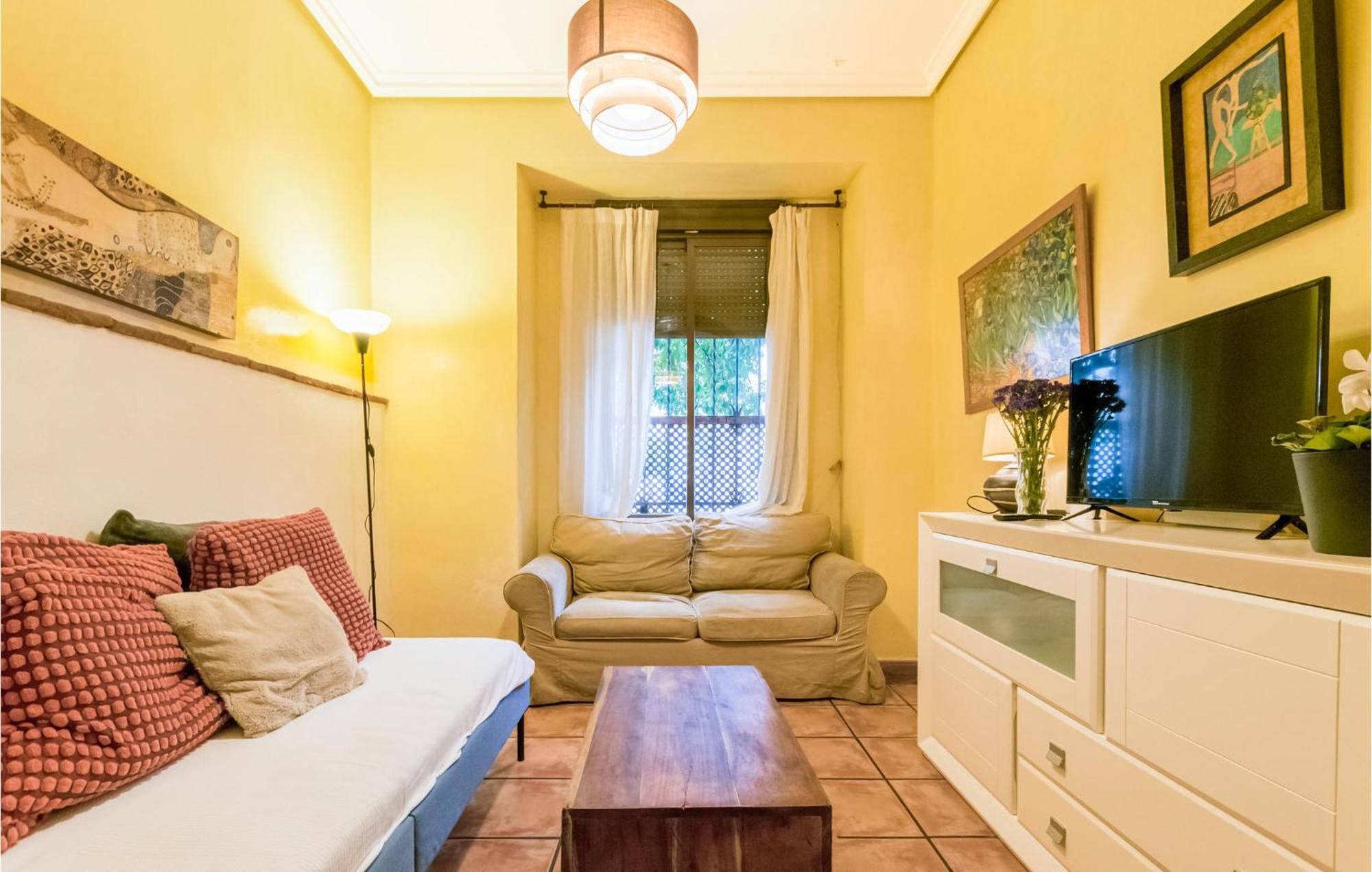 Lovely Apartment In Cordoba With Kitchen Bagian luar foto