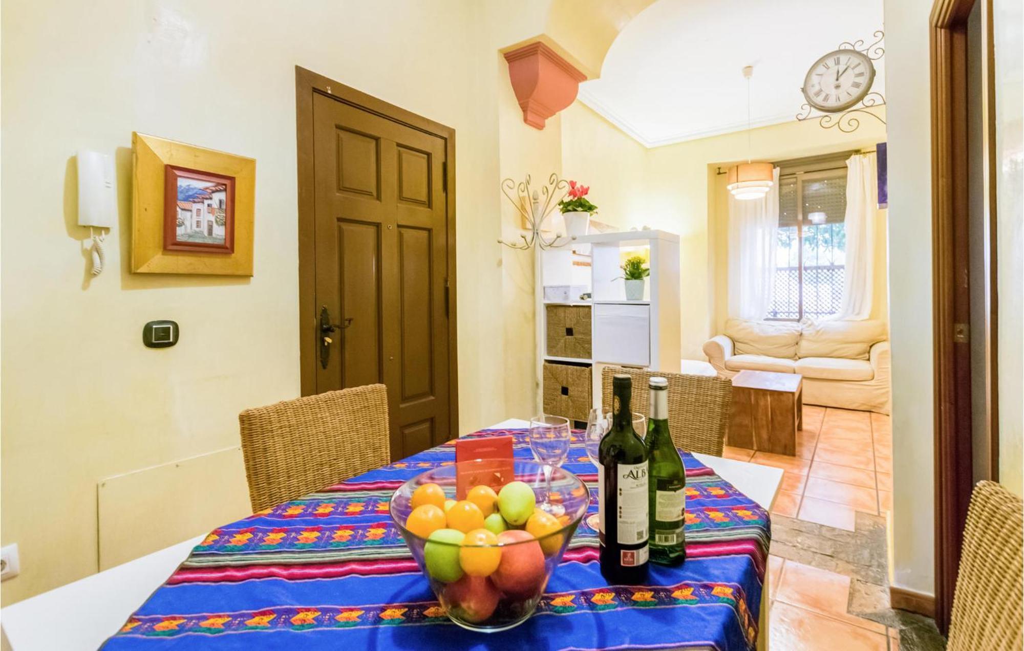 Lovely Apartment In Cordoba With Kitchen Bagian luar foto