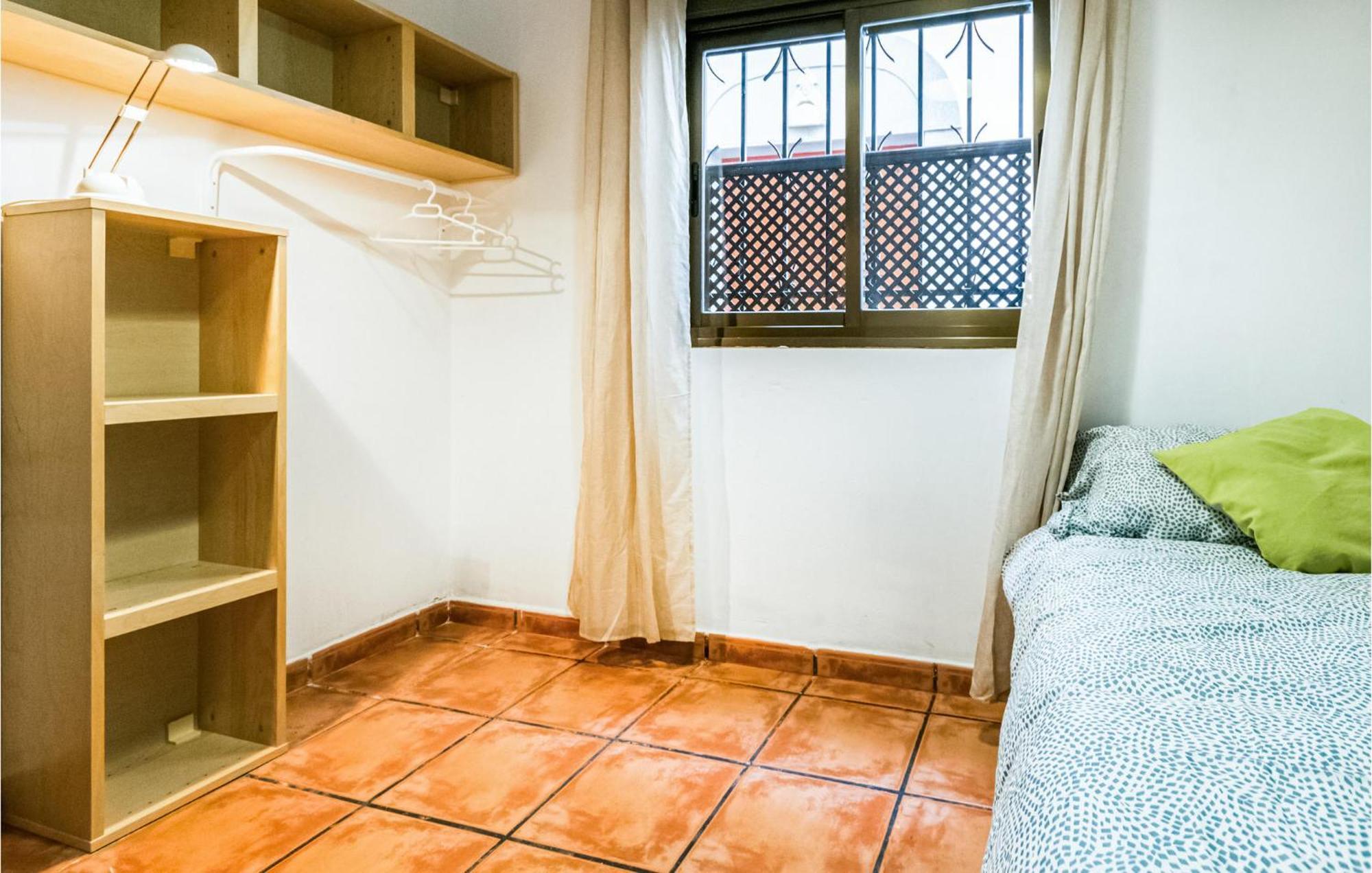 Lovely Apartment In Cordoba With Kitchen Bagian luar foto