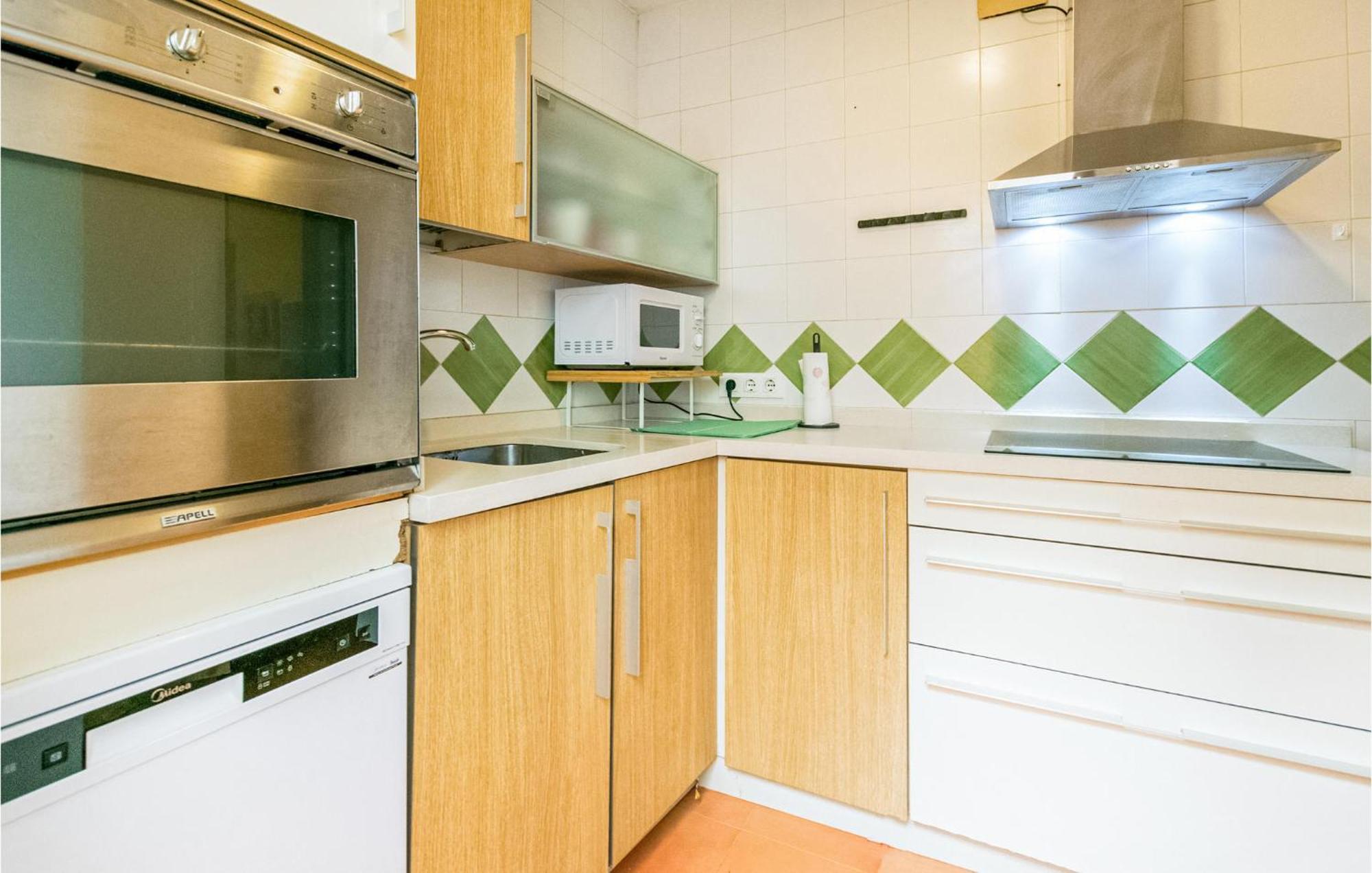 Lovely Apartment In Cordoba With Kitchen Bagian luar foto