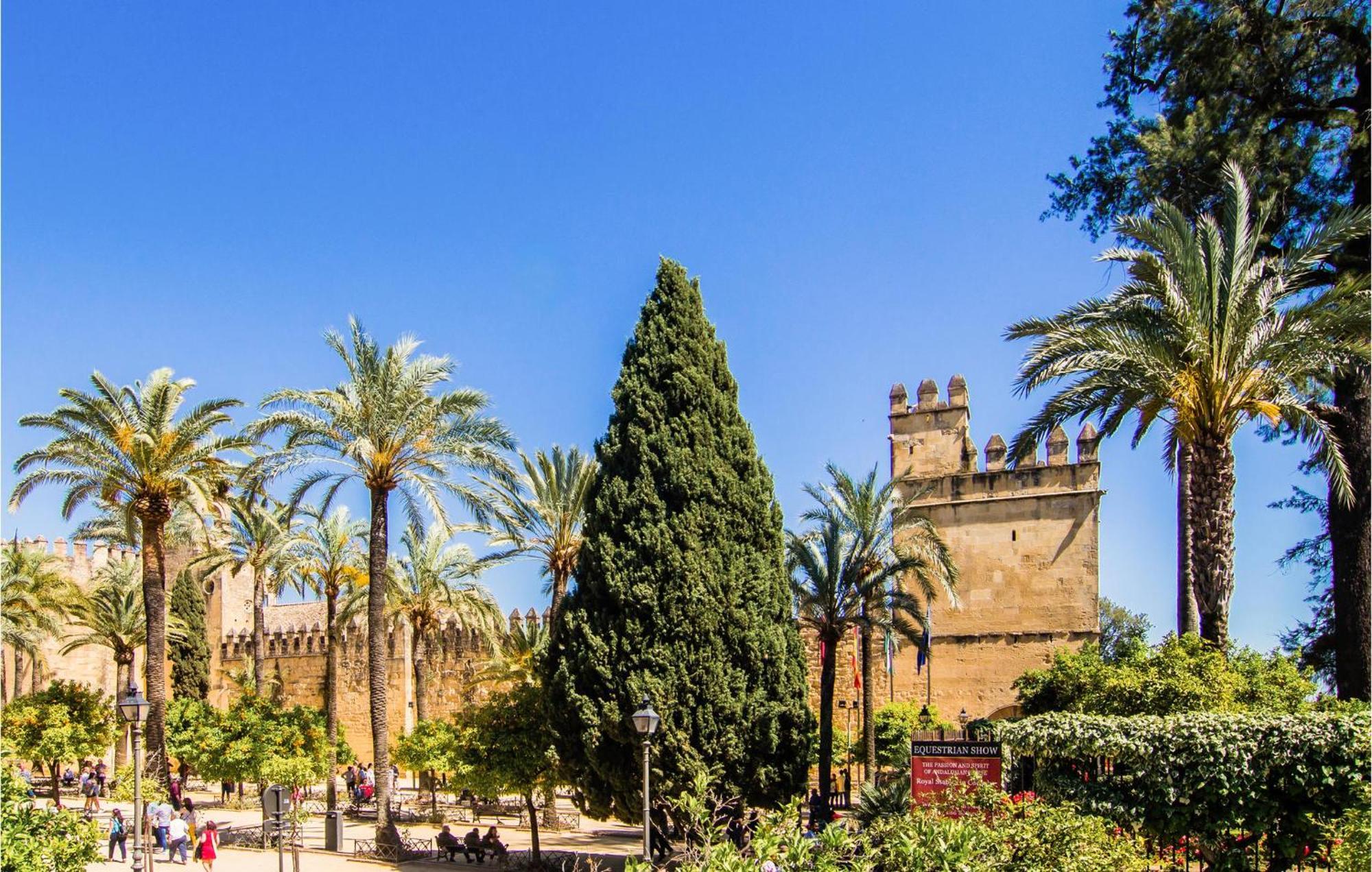 Lovely Apartment In Cordoba With Kitchen Bagian luar foto